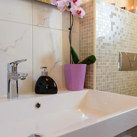 Topli Bok Apartman *