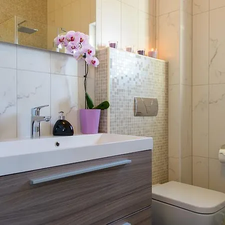 Topli Bok Apartman Trogir